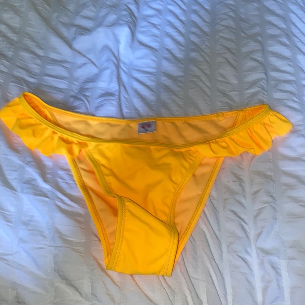 yellow bottoms!